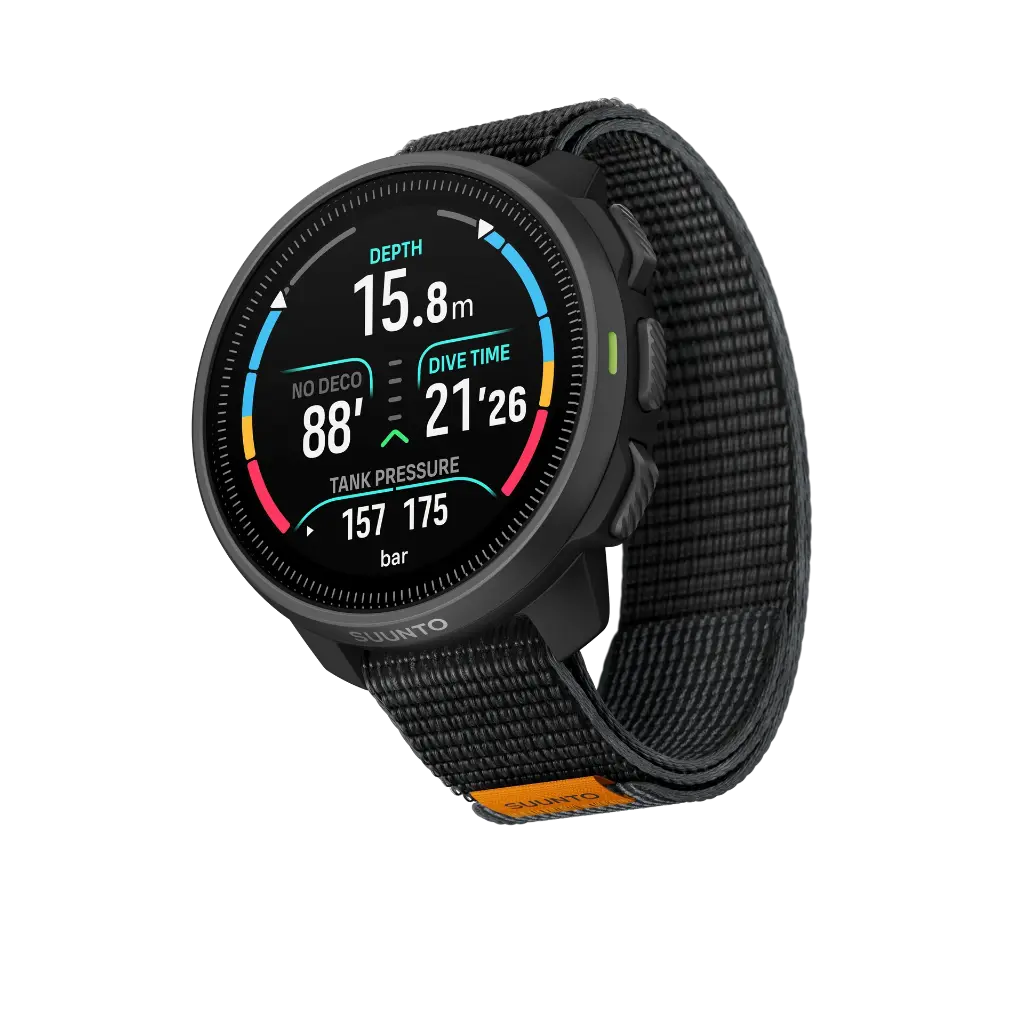 Suunto_NauticS_Textile_Strap_Perspectivequarter2-Black-scubadivescreen.webp